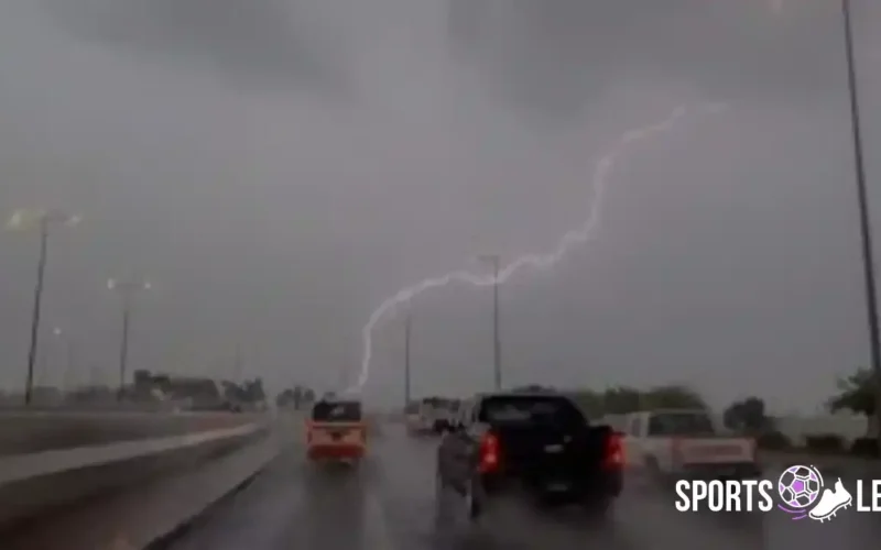 تحذيرات متبادلة.. أمطار غزيرة وسيول وصواعق تضرب 7 دول خلال 48 ساعة